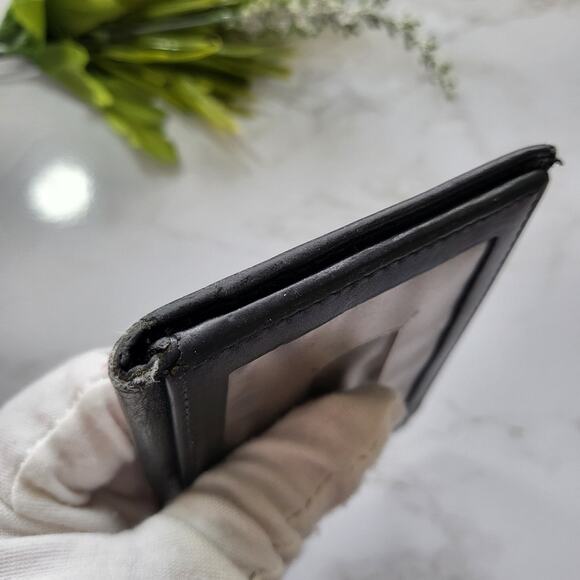 VINTAGE GUCCI BLACK LEATHER ID CARD HOLDER BIFOLD WALLET - Picture 14 of 16